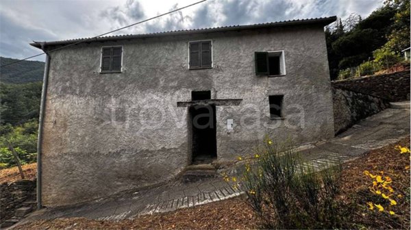 casa indipendente in vendita ad Armo