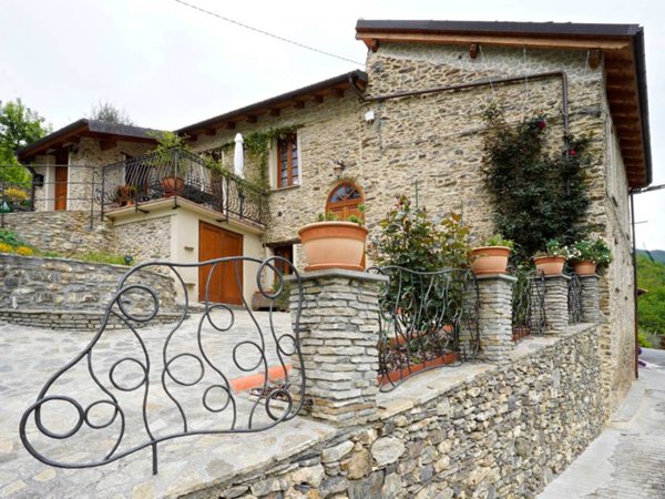 casa indipendente in vendita ad Armo