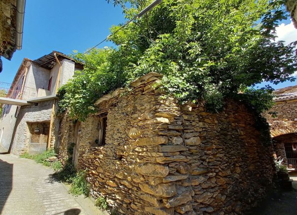 casale in vendita ad Armo