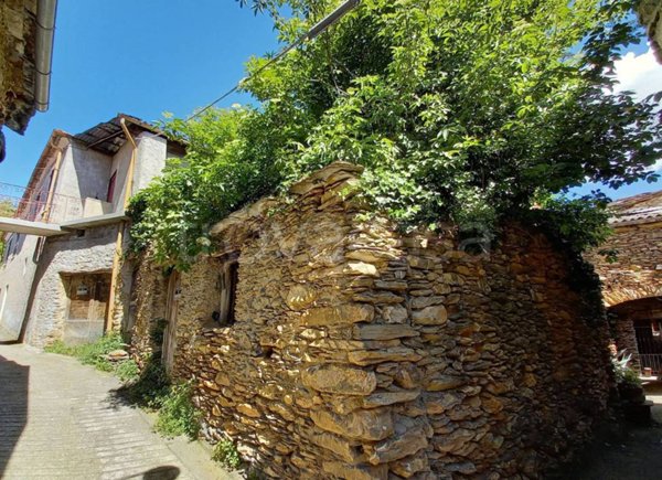 casale in vendita ad Armo