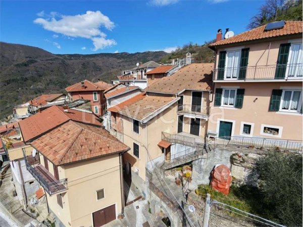 casa indipendente in vendita ad Armo