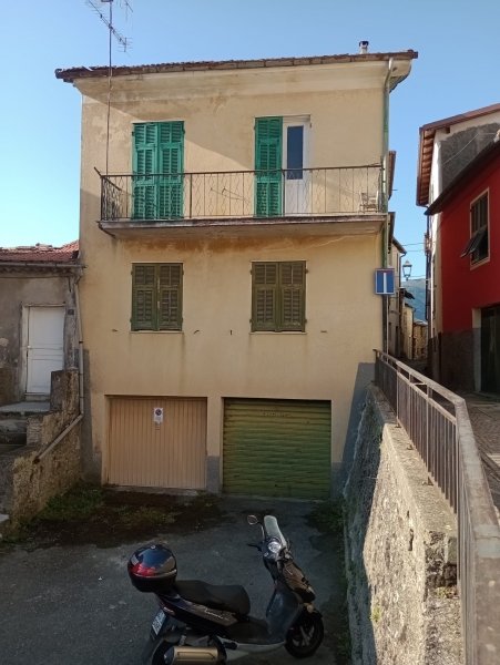 casa indipendente in vendita ad Aurigo in zona Poggialto