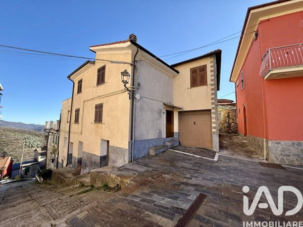 appartamento in vendita ad Aurigo in zona Poggialto