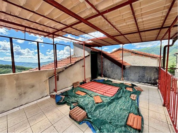 casa indipendente in vendita ad Aurigo in zona Poggialto