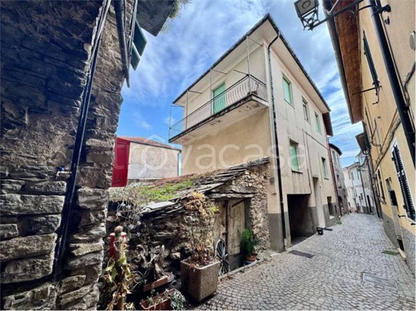 casa indipendente in vendita ad Aurigo