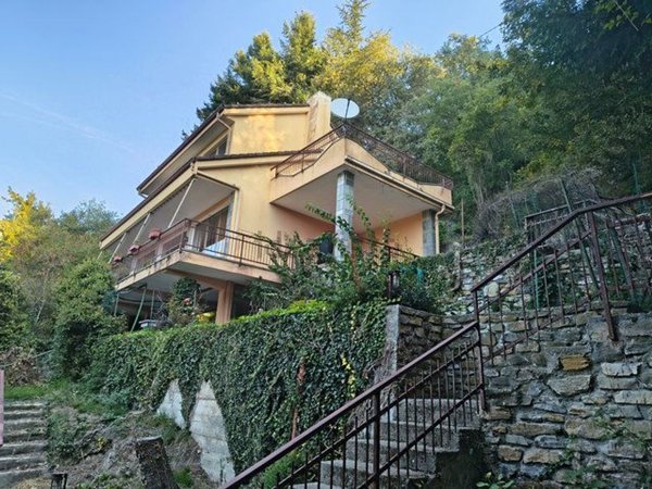 casa indipendente in vendita ad Aurigo in zona Poggialto