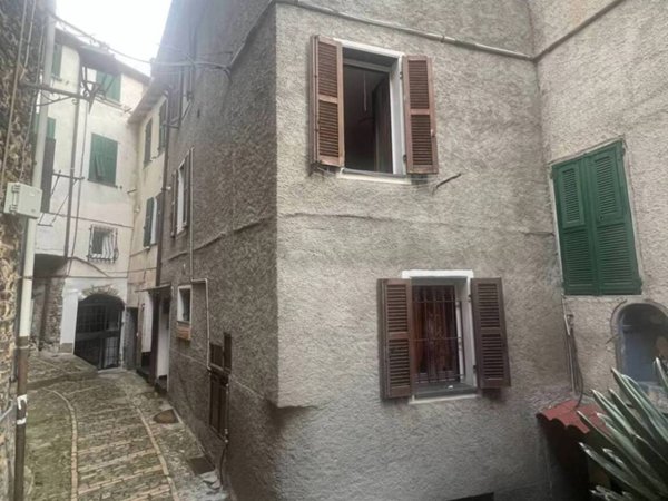 casa indipendente in vendita a Badalucco