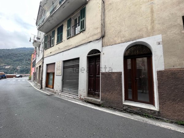 locale commerciale in vendita a Badalucco
