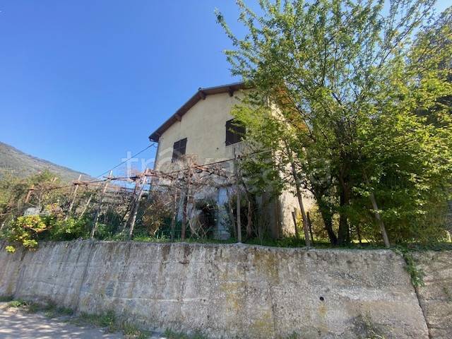 casa indipendente in vendita a Badalucco