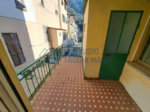 casa indipendente in vendita a Badalucco