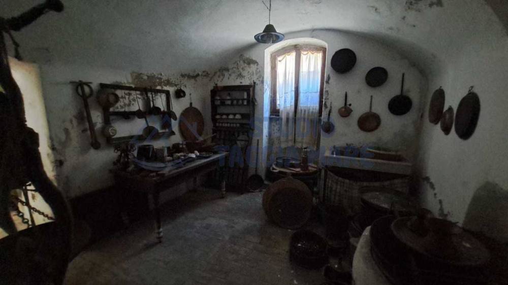 negozio in vendita a Badalucco