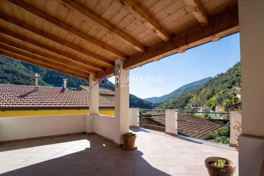 casa indipendente in vendita a Badalucco