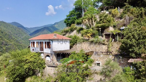 casa indipendente in vendita a Badalucco