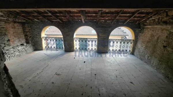 intera palazzina in vendita a Badalucco