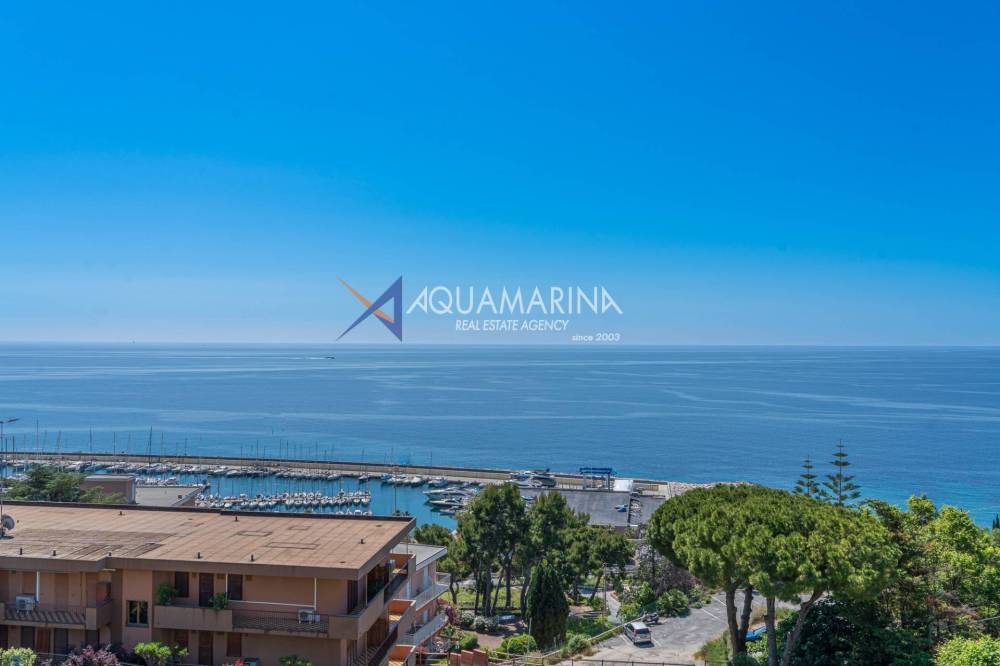 casa indipendente in vendita a Badalucco