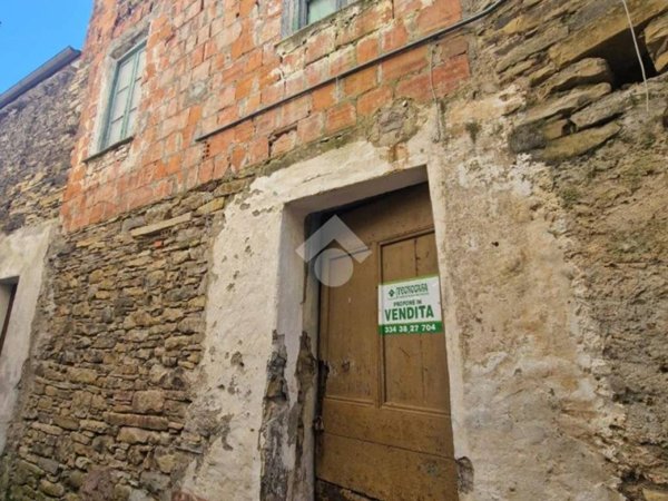 casa indipendente in vendita a Badalucco