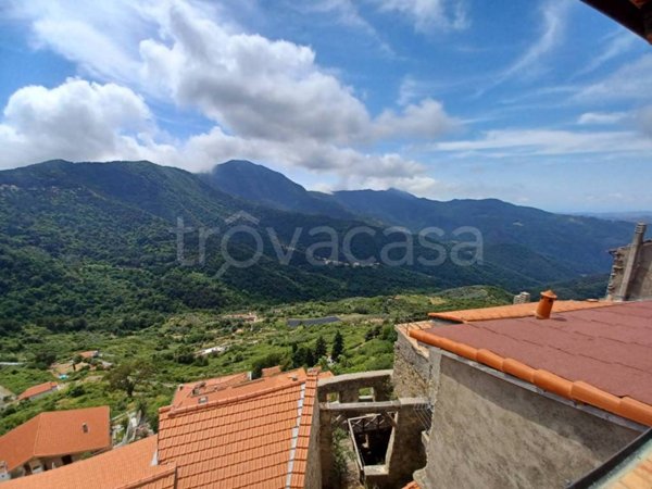 casa indipendente in vendita a Bajardo