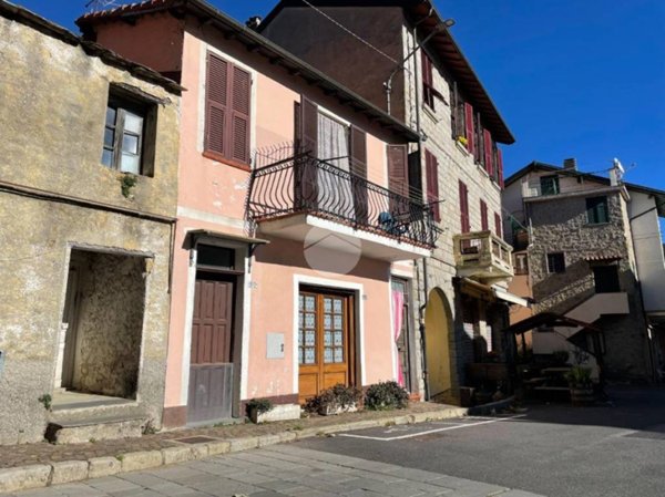 casa indipendente in vendita a Bajardo