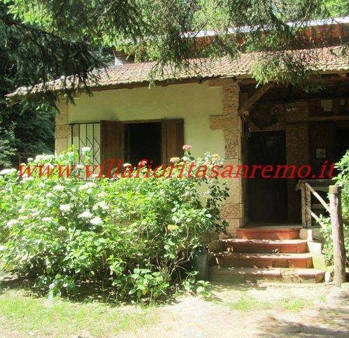 casa indipendente in vendita a Bajardo