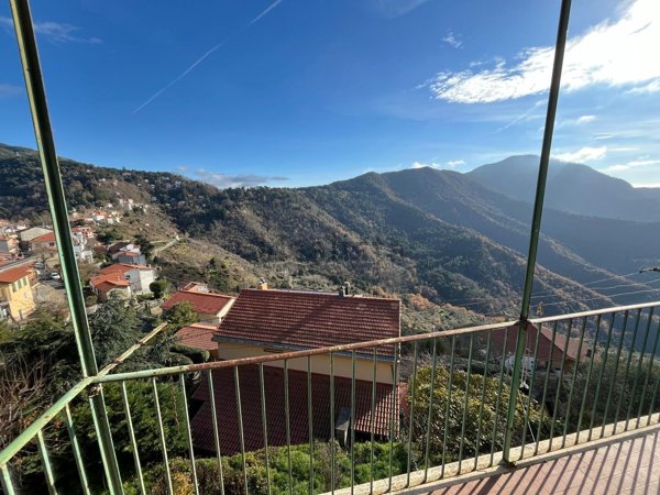 casa semindipendente in vendita a Bajardo in zona Berzi