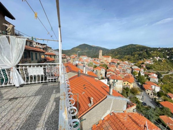 casale in vendita a Bajardo