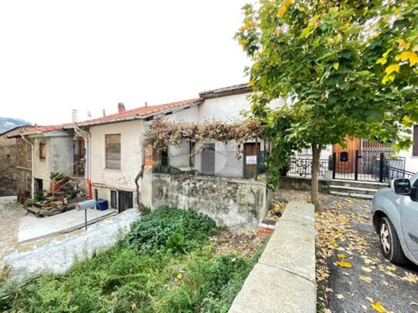 casa indipendente in vendita a Bajardo