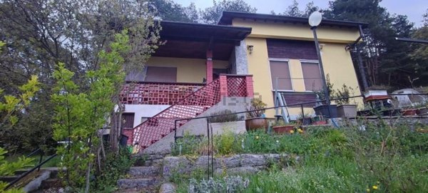 casa indipendente in vendita a Bajardo