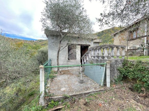casa indipendente in vendita a Bajardo in zona Berzi