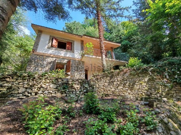 casa indipendente in vendita a Bajardo