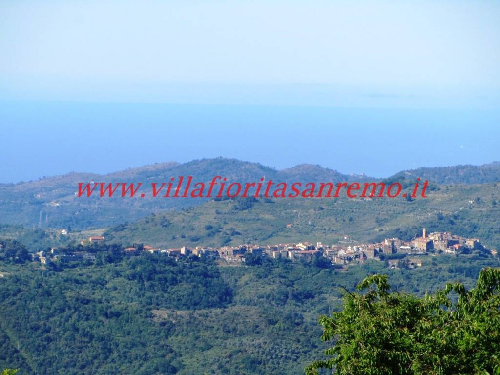 casa indipendente in vendita a Bajardo