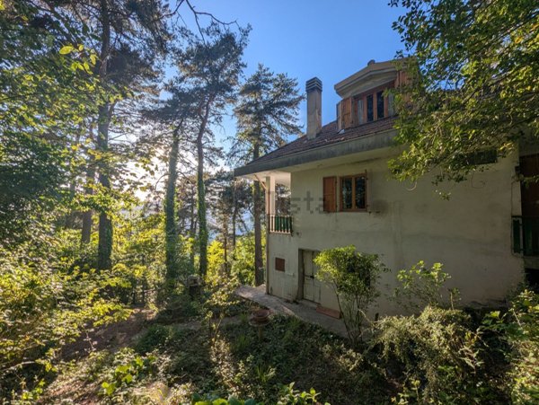 casa indipendente in vendita a Bajardo in zona Berzi