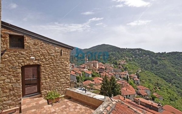 quadrivano in vendita a Bajardo in zona Berzi