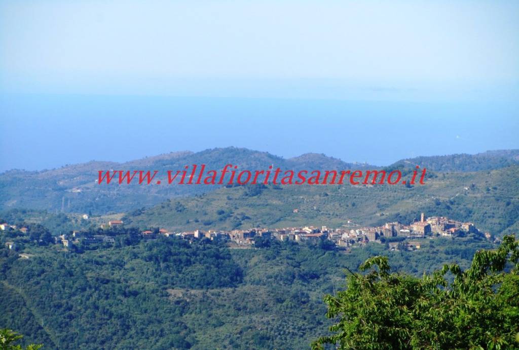 casa indipendente in vendita a Bajardo