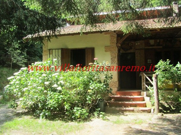 casa indipendente in vendita a Bajardo in zona Berzi