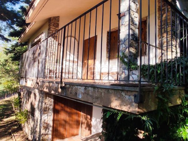 casa indipendente in vendita a Bajardo in zona Berzi