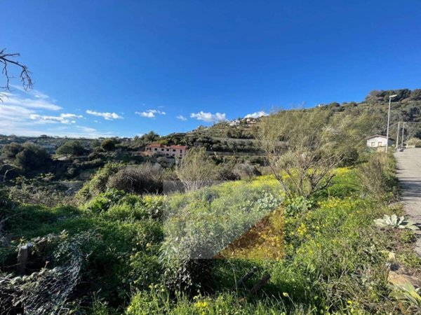 terreno edificabile in vendita a Bordighera