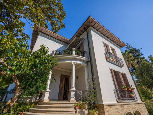 casa indipendente in vendita a Bordighera