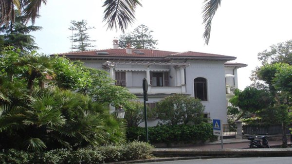 casa indipendente in vendita a Bordighera