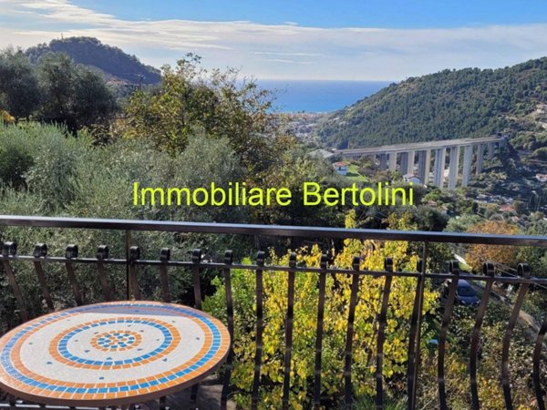 casa indipendente in vendita a Bordighera