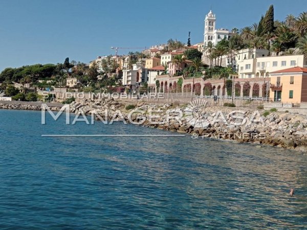 casa indipendente in vendita a Bordighera