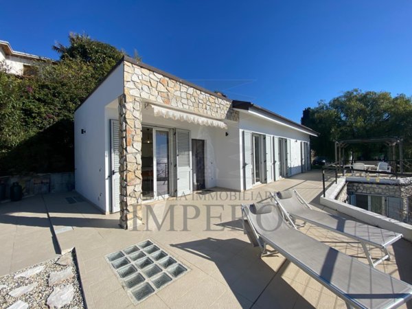 casa indipendente in vendita a Bordighera