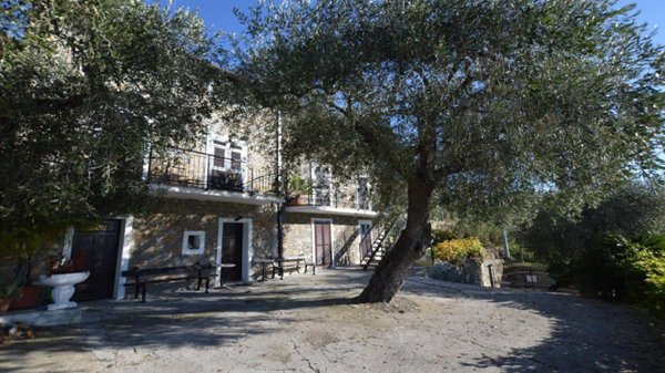casa indipendente in vendita a Bordighera in zona Sasso