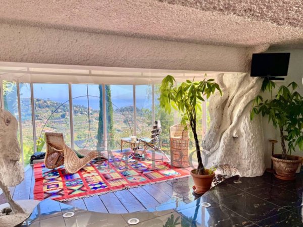 casa indipendente in vendita a Bordighera