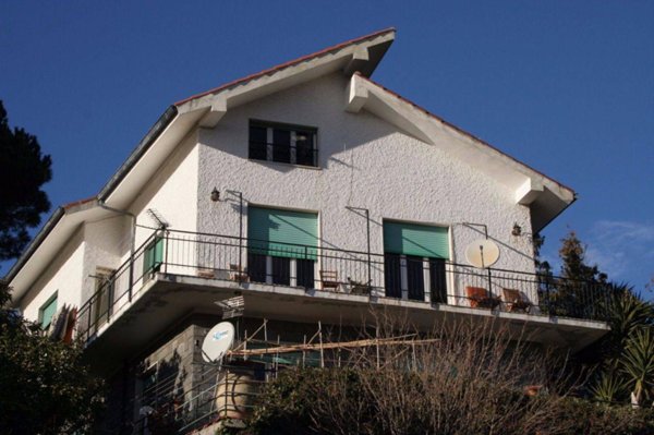 casa indipendente in vendita a Bordighera in zona Sasso
