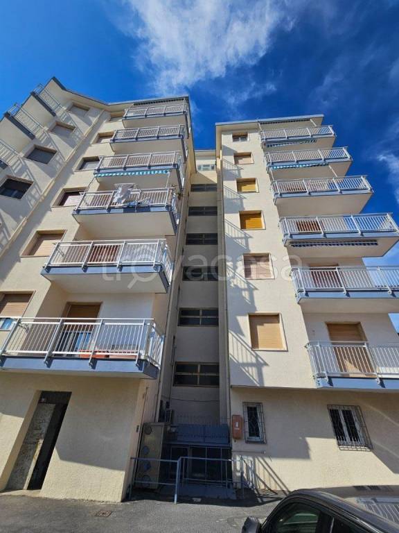 locale commerciale in vendita a Bordighera