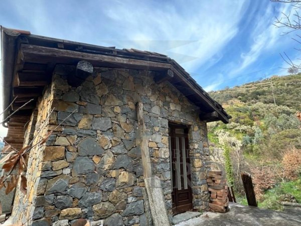 casa indipendente in vendita a Bordighera in zona Sasso