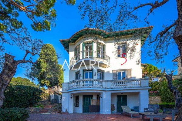 casa indipendente in vendita a Bordighera