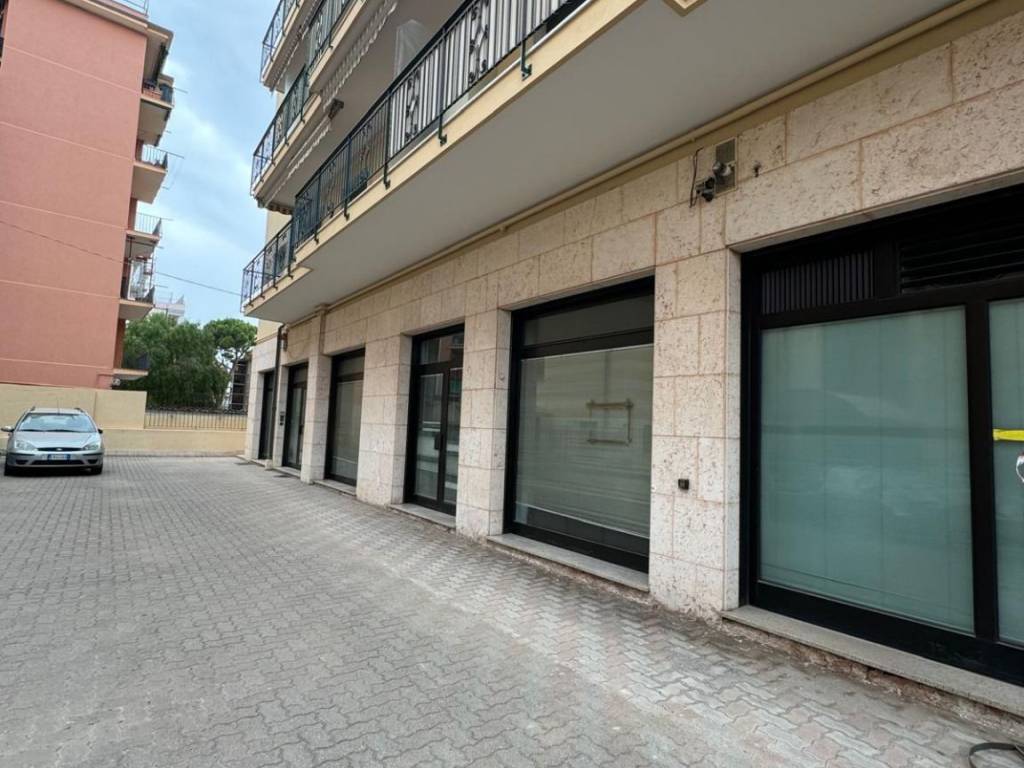 ufficio in vendita a Bordighera