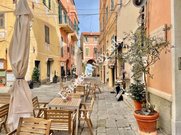 locale commerciale in vendita a Bordighera