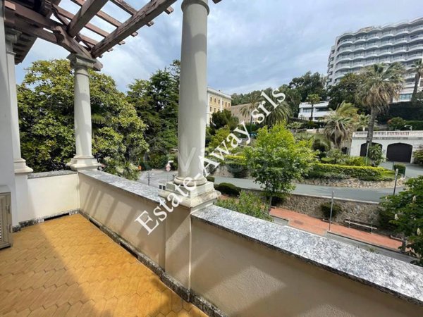 casa indipendente in vendita a Bordighera